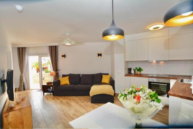 Marisol Beautiful Apartment With Oceanview Адехе Екстериор снимка